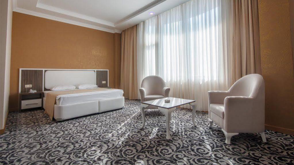 Grand Georgian Palace Batumi Zewnętrze zdjęcie