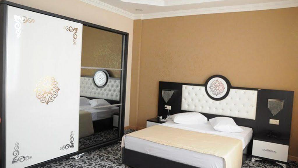 Grand Georgian Palace Batumi Zewnętrze zdjęcie