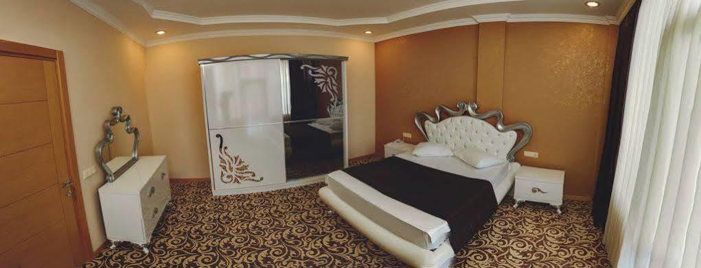 Grand Georgian Palace Batumi Zewnętrze zdjęcie